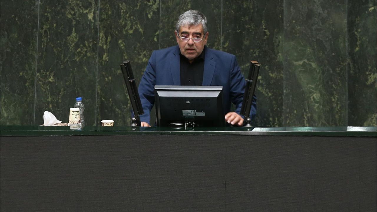 نظامیان به کمک اجرای پروتکل‌های بهداشتی در سطح شهر بیایند