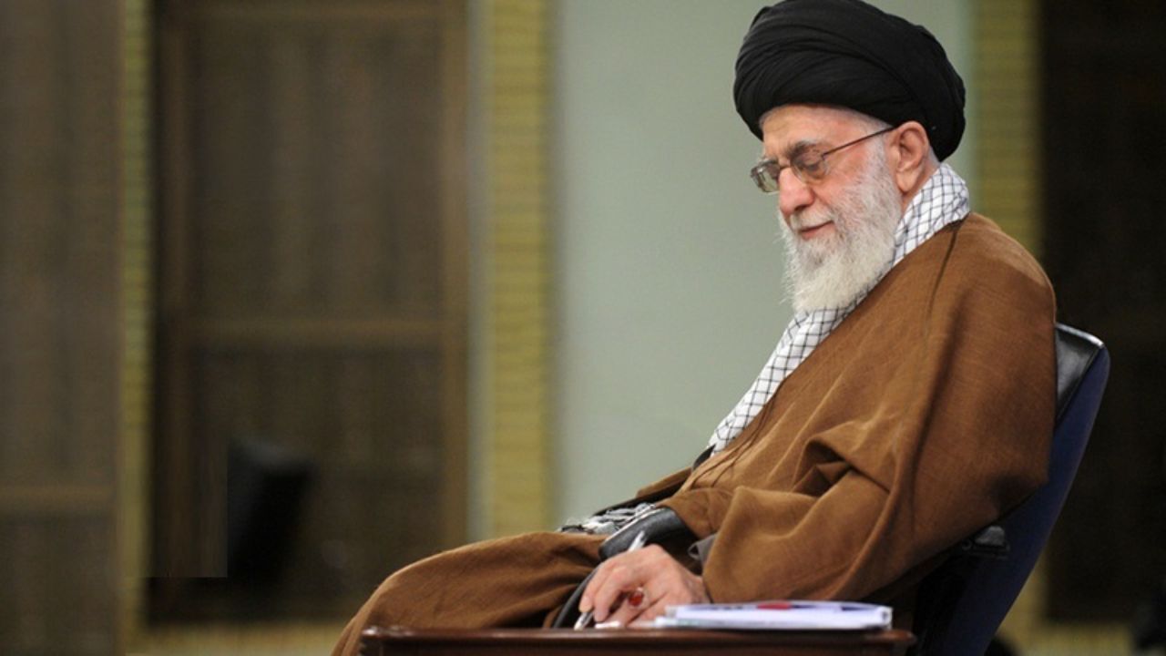 پیام رهبر انقلاب در پی ترور دانشمند هسته‌ای و دفاعی شهید محسن فخری‌زاده / لزوم مجازات قطعی عاملان و آمران جنایت و پیگیری تلاش علمی و فنی شهید فخری زاده