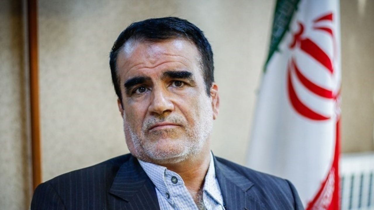 علی لاریجانی زرنگ‌تر و خطرپذیرتر از روحانی است