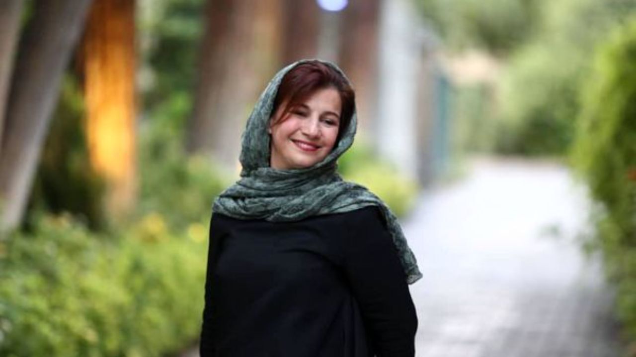 دوست دارم راوی کتاب صوتی عین خود من بخواند بدون فراز و فرود یا نمایشی کردن