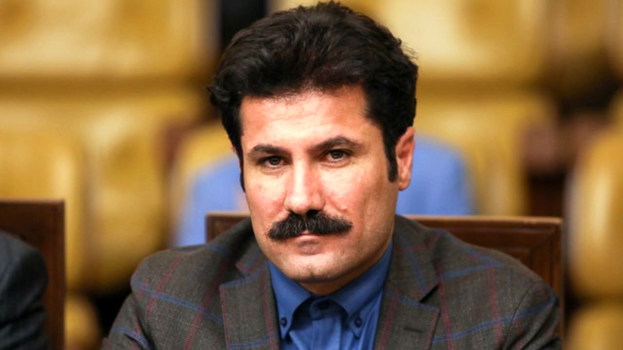 رئیس‌جمهور درخواست تفسیر اصل قانون اساسی را مطرح کند