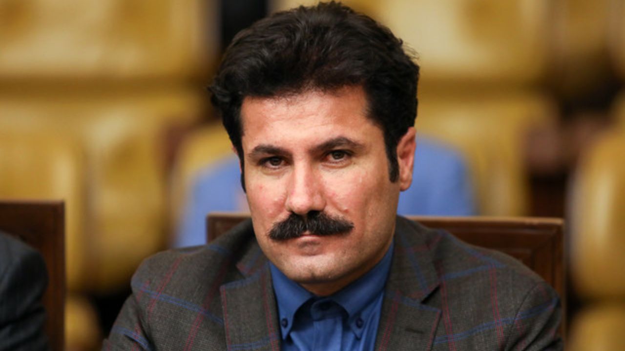 رئیس‌جمهور درخواست تفسیر اصل قانون اساسی را مطرح کند