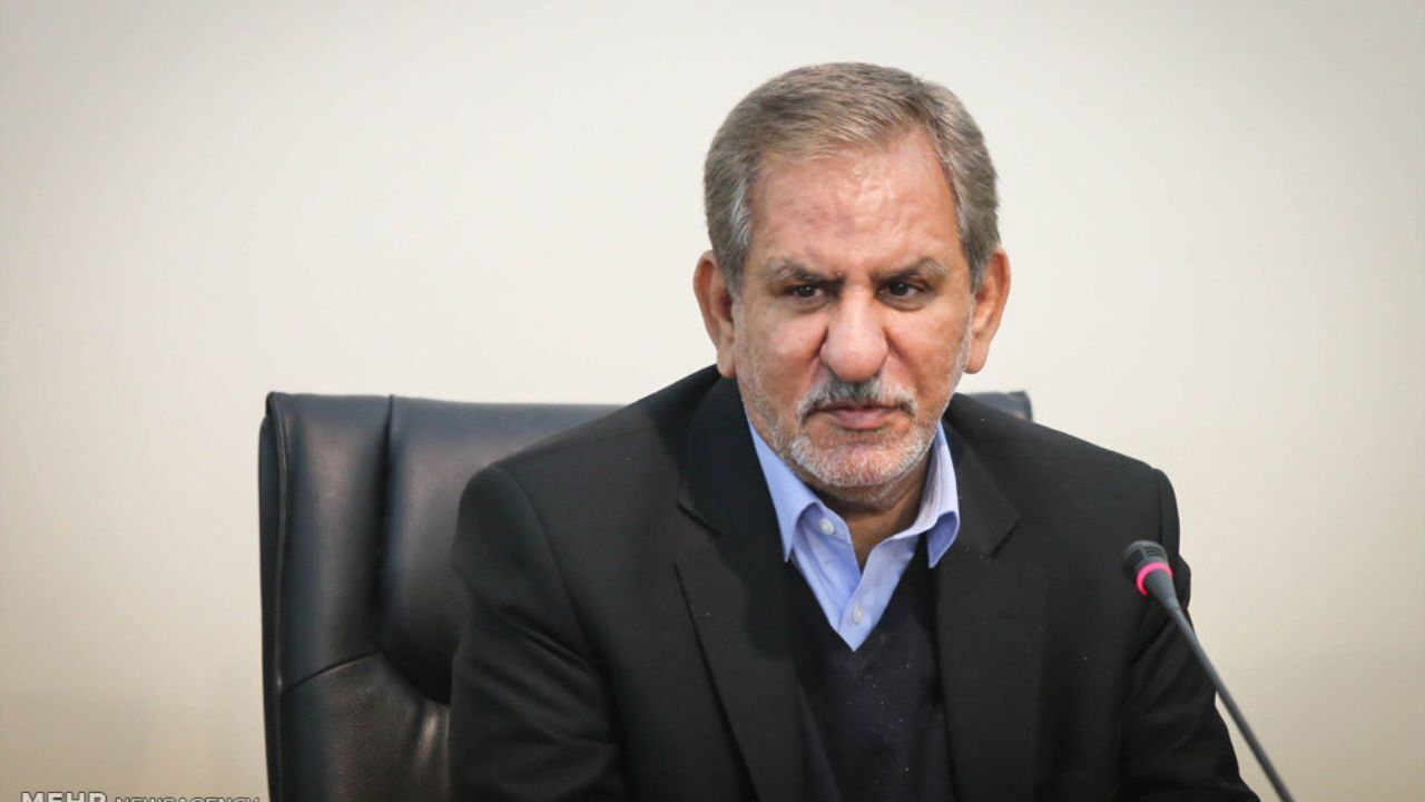 با متخلفان دلار 4200 تومانی برخورد می‌کنیم