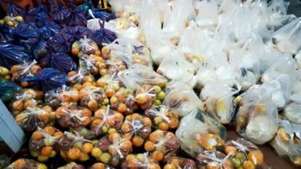 توزیع 2880 بسته شب یلدا ویژه خانواده های تحت پوشش