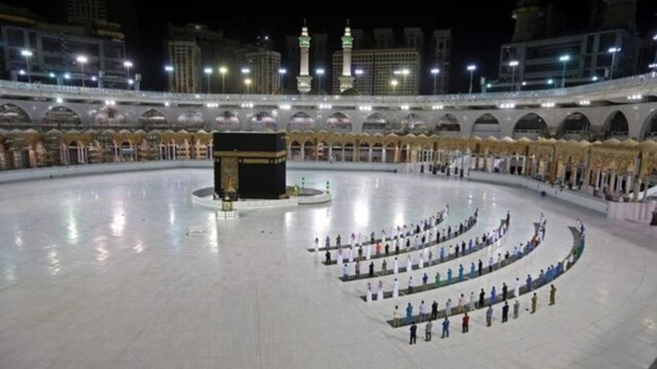 عربستان حج عمره زائران خارجی را تعلیق کرد