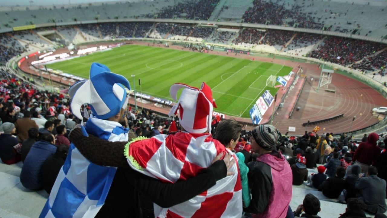 یک تروریست دیگر در آزادی این بار با پرچم پرسپولیس + فیلم