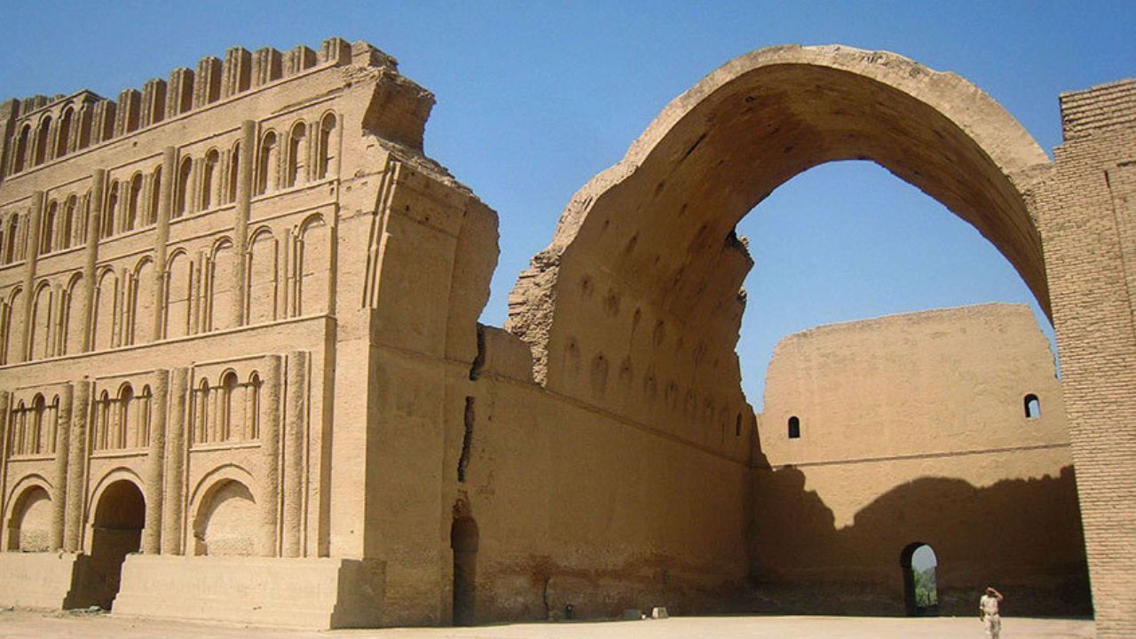 بخشی از سقف بنای تاریخی طاق کسری فرو ریخت