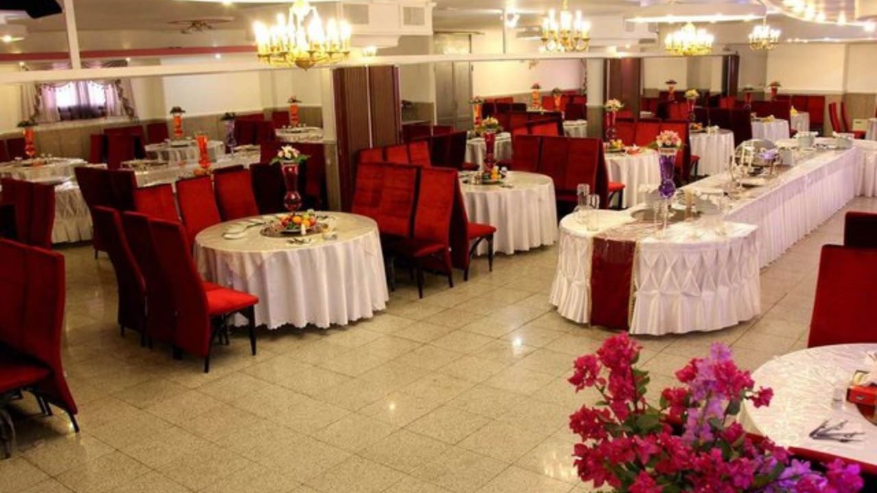 فعالیت مشروط تالارهای پذیرایی تهران از هفته آینده آغاز می‌شود