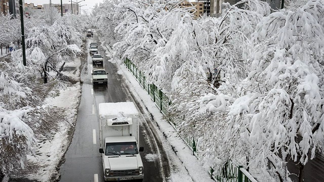 هشدار پلیس راهور درباره احتمال سقوط بهمن در این جاده‌ها