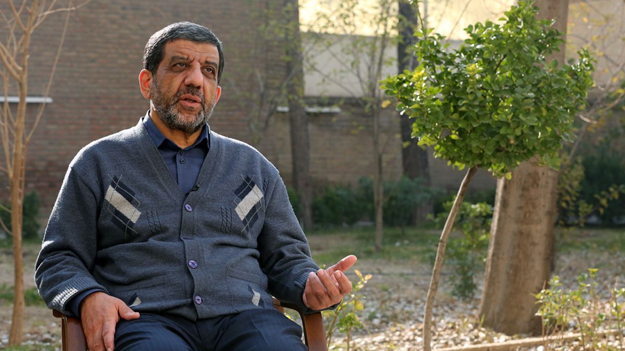 «آقا اجازه‌ها» را اصلا قبول ندارم/ کسانی که هر روز جزییات را از رهبری می‌پرسند، حتما کارشان غلط است / حاج قاسم یک سردار نظامی و یک سردار دیپلماسی بود