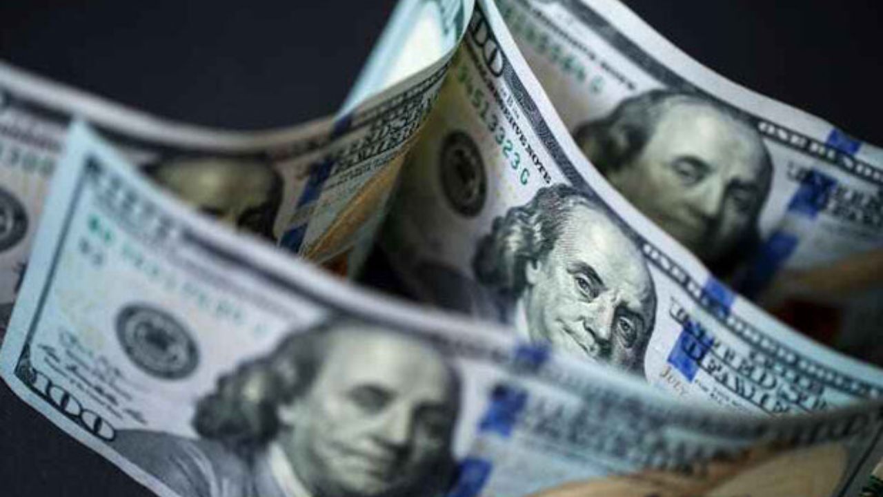 کاهش قیمت دلار در بازار جهانی