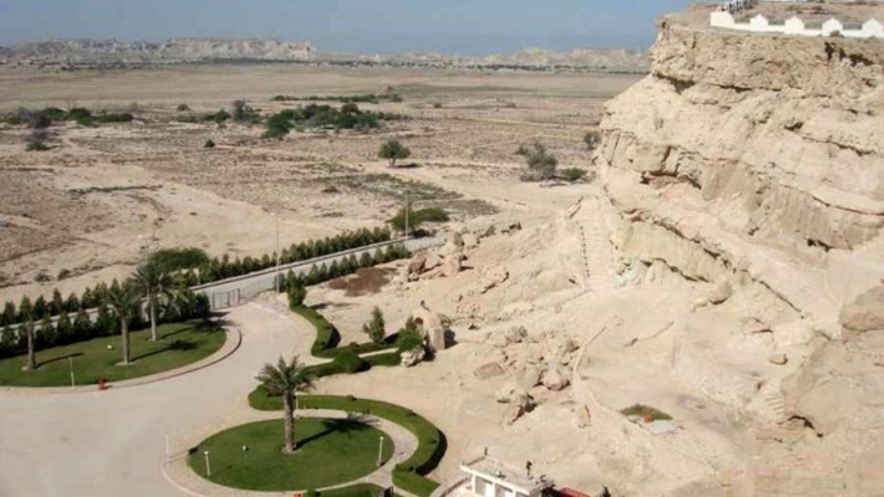 بهره برداری از 60 پروژه اقتصادی و زیربنایی مناطق آزاد و ویژه اقتصادی