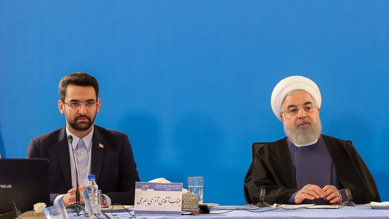 حمایت تمام‌قد روحانی از آذری‌جهرمی : افزایش پهنای باند دستور من بوده است / اگر می‌خواهید کسی را احضار کنید باید من را احضار کنید؛ وزیر من را نمی‌توانید احضار کنید