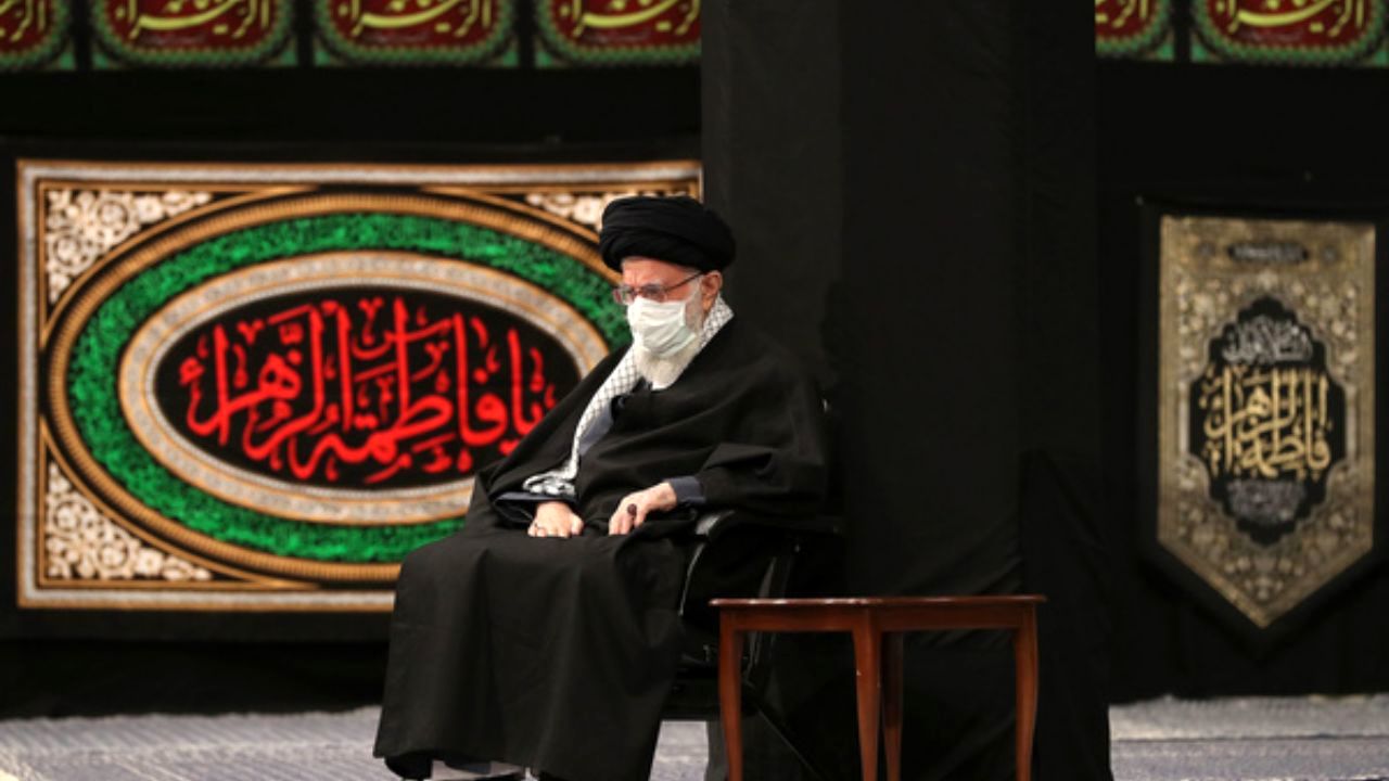 مراسم عزاداری شام شهادت حضرت فاطمه‌زهرا (س) در حسینیه امام خمینی(ره) برگزار شد
