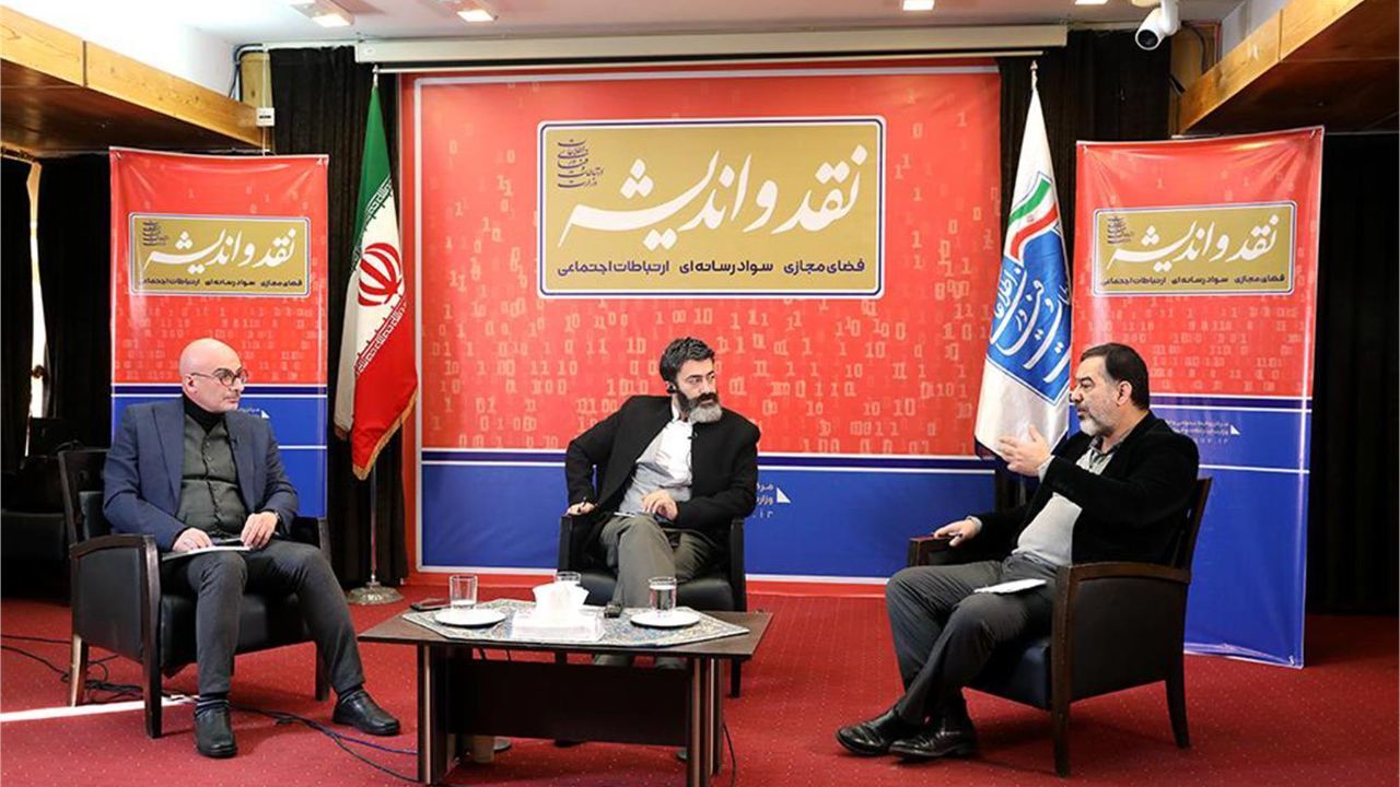 فضای مجازی امکانی در خدمت جریان انقلاب، کشور و مردم است / رسانه‌های رسمی بسیار عقب‌تر از فضای مجازی هستند