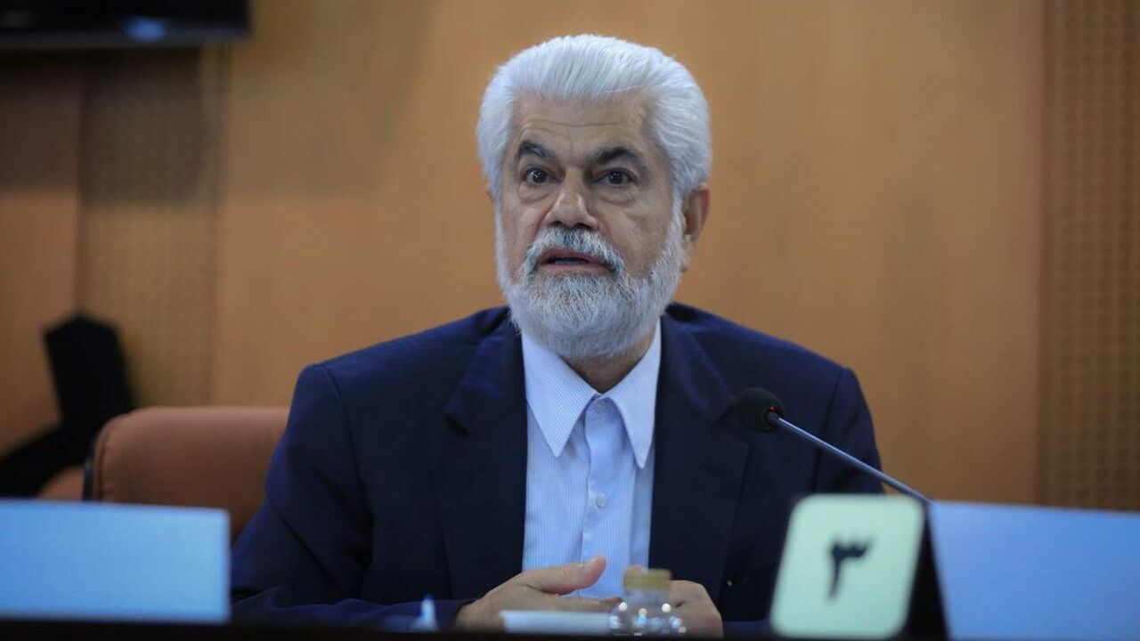 واکسن کوبایی مطمئن‌تر از واکسن‌ روسی به نظر می‌رسد / هر واکسنی که وارد می‌شود ابتدا باید خود مسئولان آن را بزنند / معلوم است که واکسن روسی نمی‌زنم / قرار نیست واکسنی که مراحل کارآزمایی بالینی شفافی ندارد روی مردم ما آزمایش شود