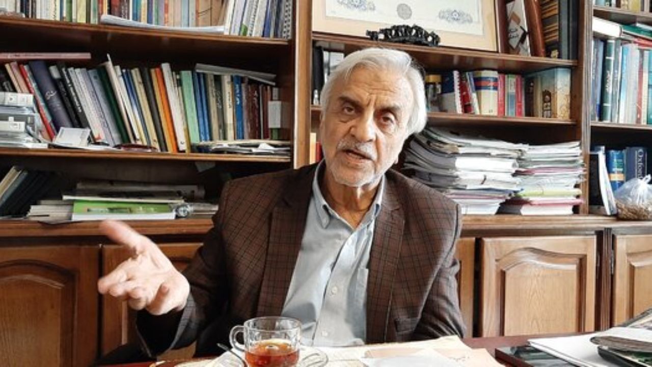 طیف‌هایی بر تصویب طرح شفافیت رأی مجلس فشار می‌آورند که رهبری گروه‌های فشار را در دست دارند / با شفاف شدن رأی نماینده اسیر و گرفتار منابع قدرت و ثروت و درگیر خودسانسوری می‌شود