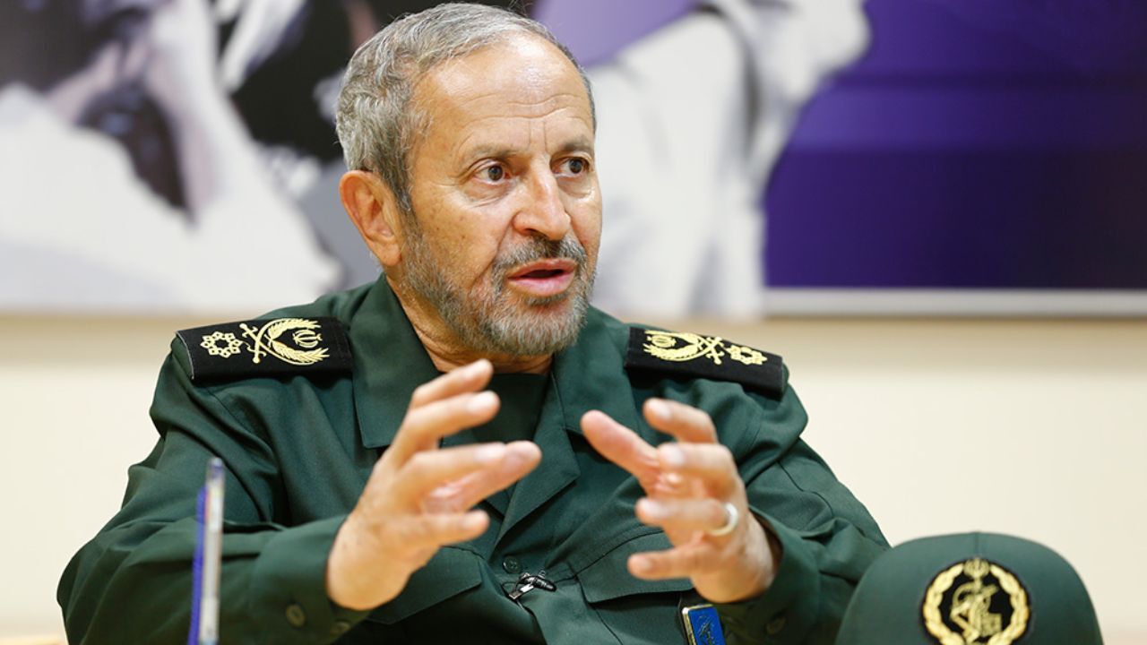 در هیات حاکمه نیز افراد و جریان‌های نفوذی وجود دارند / گسترش جریان نفوذ پس از جنگ تحمیلی / جریان نفوذ با اتخاذ تصمیمات خطرناک اقتصادی، به کشور ضربه می‌زند