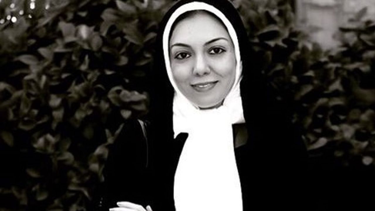 مراسم تدفین پیکر مرحوم آزاده نامداری