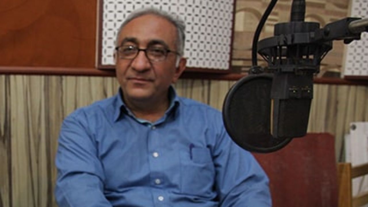 احمد گنجی بر اثر سکته قلبی در گذشت