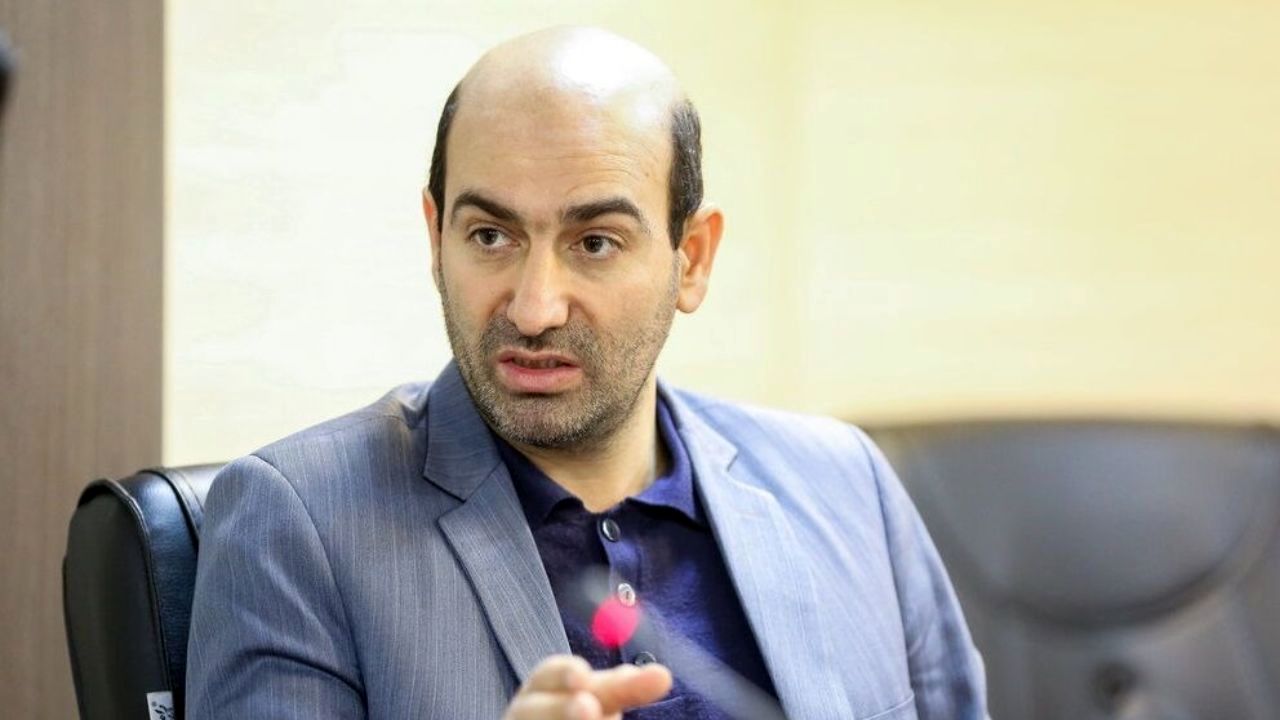 3 میلیون سرباز فراری داریم/ با سربازی اجباری کارخانه دشمن‌سازی برای نظام راه انداخته‌ایم/ 3 میلیون جوان را با قانون فعلی سرباز فراری و مجرم کرده‌ایم/ در طرح اصلاح قانون سربازی، سربازان حقوق معادل نیروهای مسلح دریافت می‌کنند