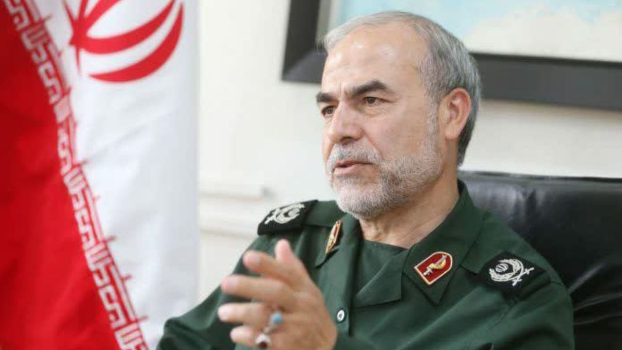 بعضی در این انقلاب نمک می‌خورند و نمکدان را می‌شکنند / فردی که می‌خواهد وارد صحنه انتخابات شود نمی‌تواند یک جوان 25 ساله و 30 ساله باشد