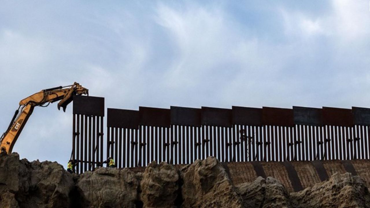 دولت بایدن قصد دارد دیوار مرزی ترامپ را ادامه دهد
