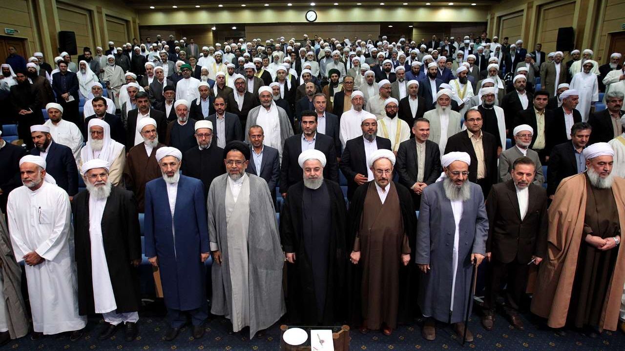 حامیان اهل سنت از حسن روحانی گلایه دارند / شکایت از رئیس‌جمهوری به دیوان عالی کشور؟