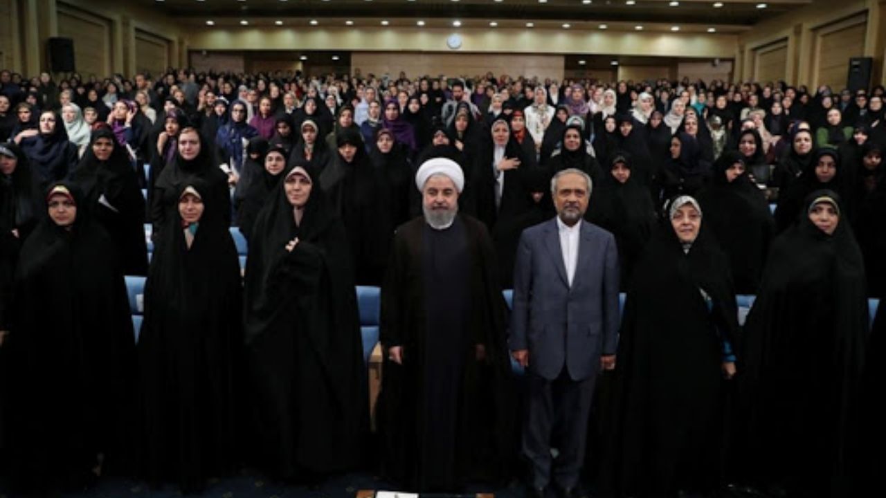 بازخوانی دلیل‌تراشی‌های رئیس‌جمهوری درباره عدم معرفی وزیر زن / توان محدود دولت در به‌کارگیری زنان سیاستمدار