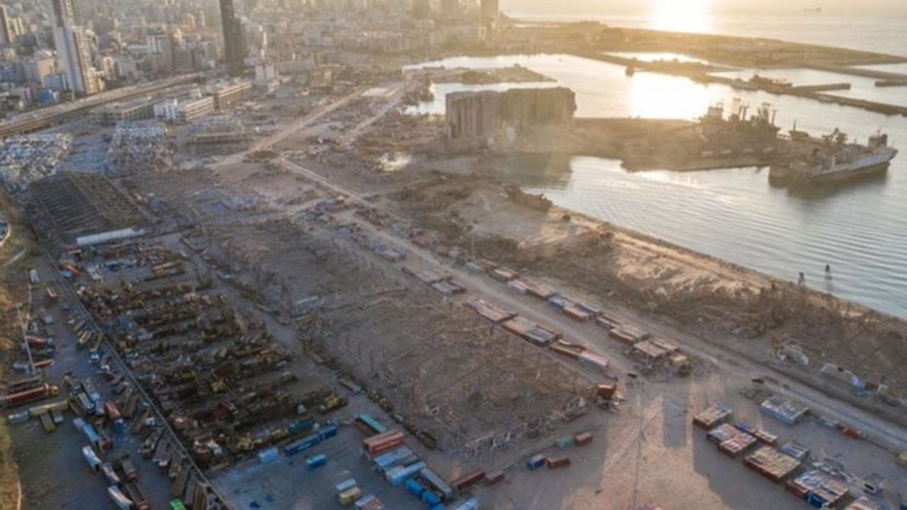لبنان آماده انتقال مواد خطرناک از بندر بیروت است