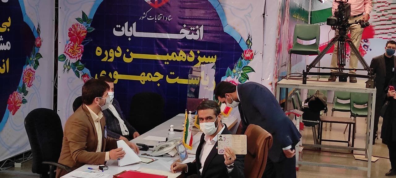 نظامی‌ها در صف ثبت‌نام انتخابات ریاست‌جمهوری