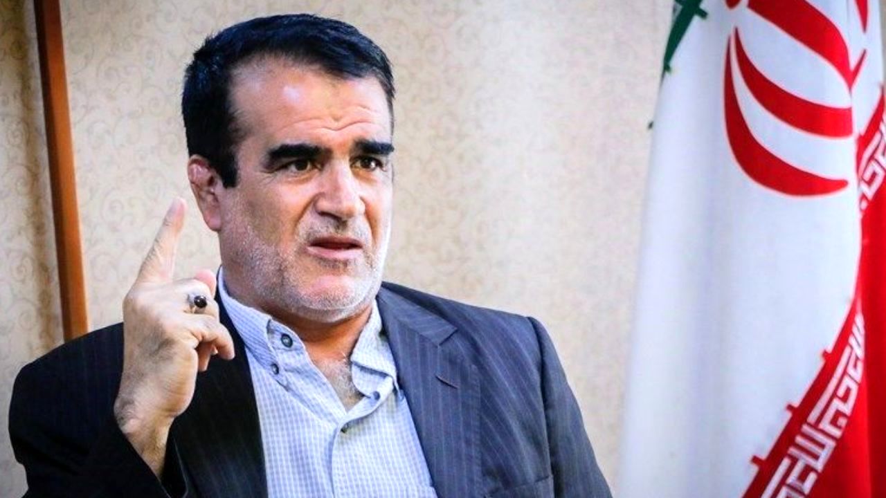 رقابتی وجود ندارد که بگوییم برنده کیست