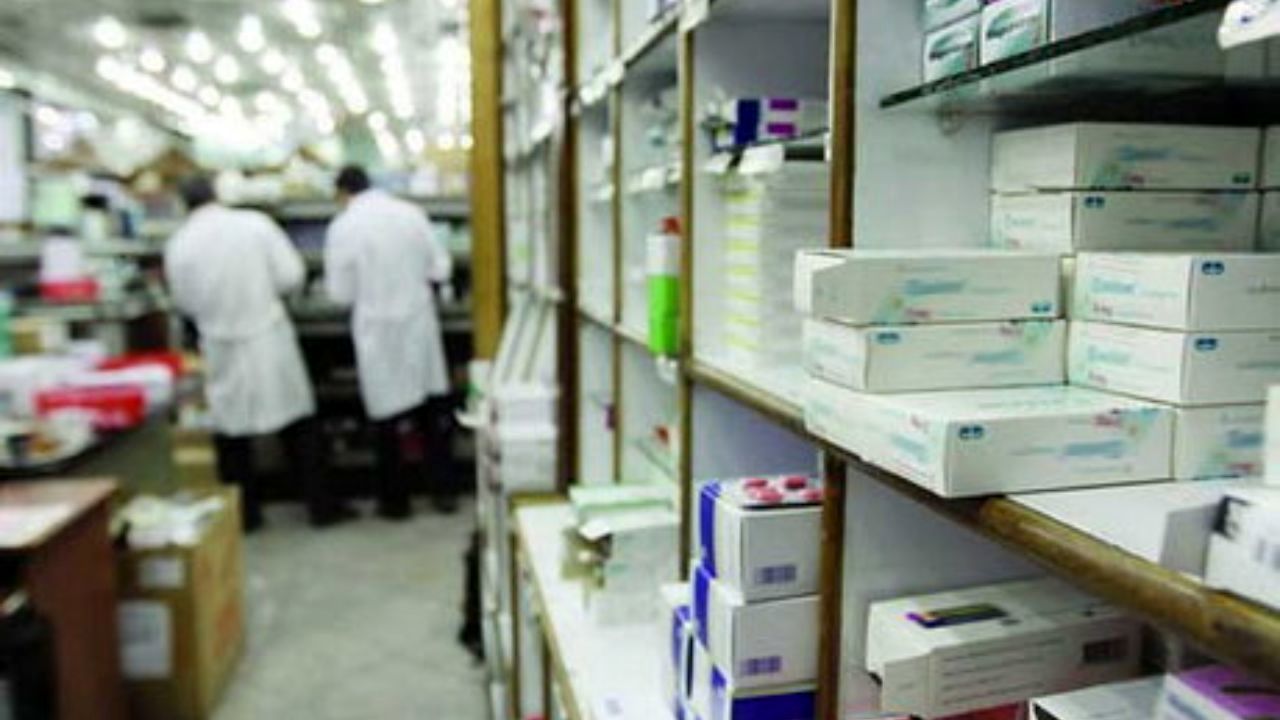 مشکلات اقتصادی داروخانه‌ها را فرسوده کرده است/ توقعی فراتر از قانون نداریم