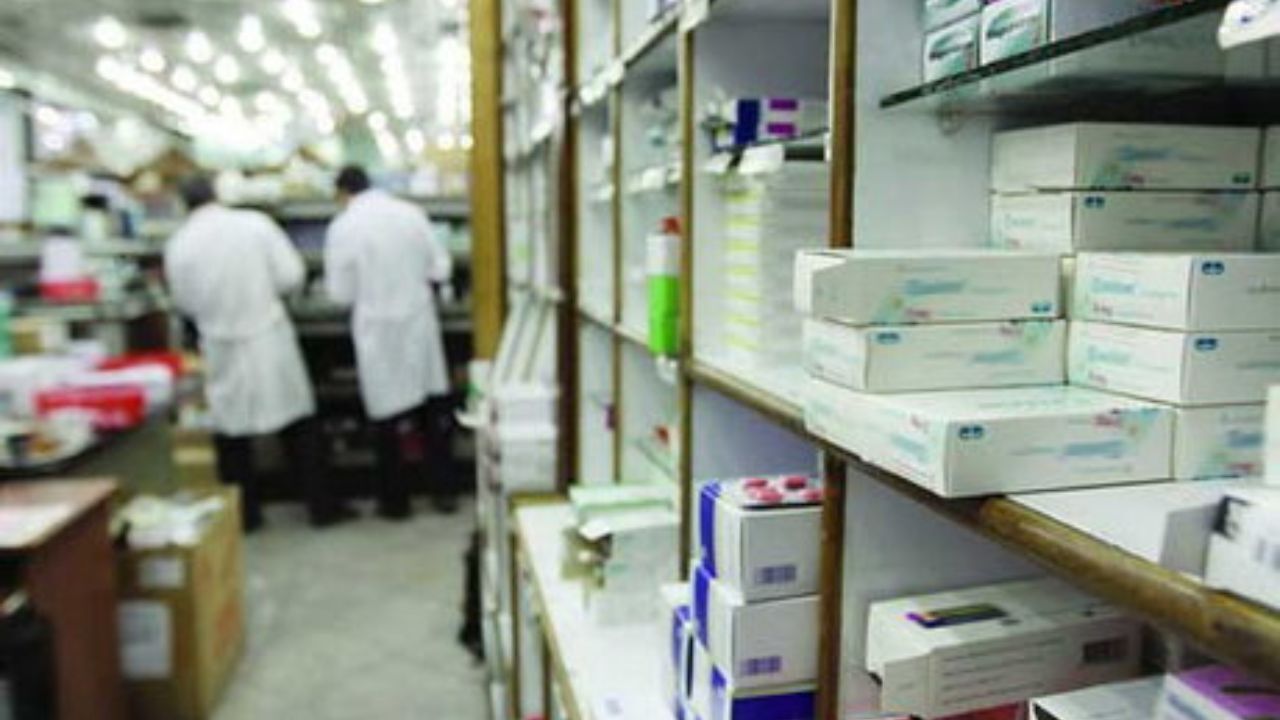 مشکلات اقتصادی داروخانه‌ها را فرسوده کرده است/ توقعی فراتر از قانون نداریم