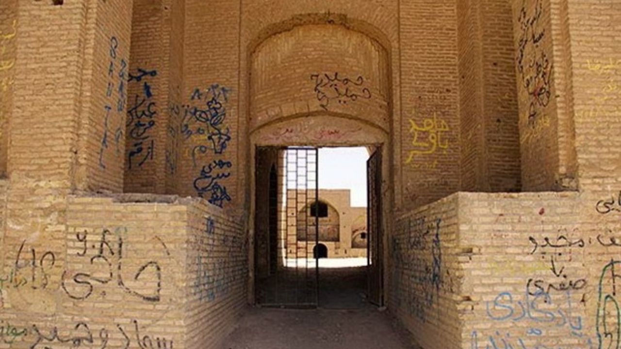 به بی‌مهری نسبت به آثار تاریخی کشور خو گرفته‌ایم