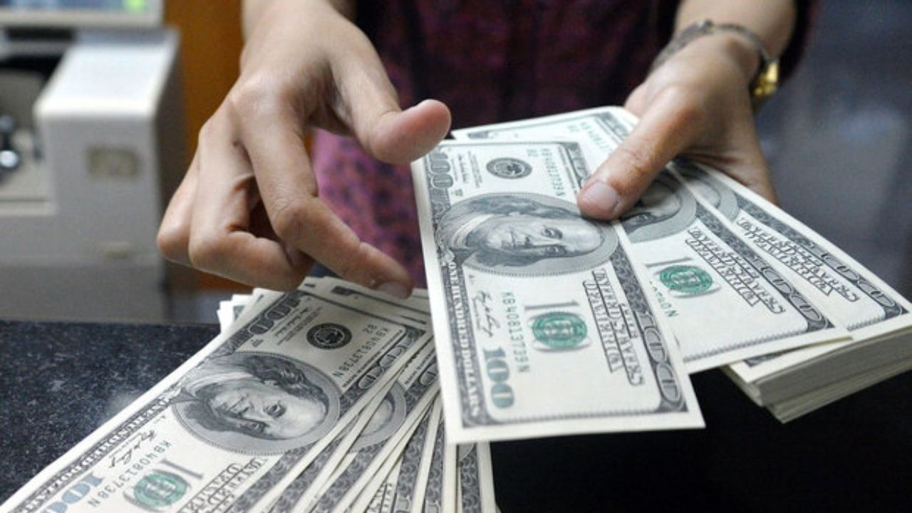 افت دلار در معاملات جهانی
