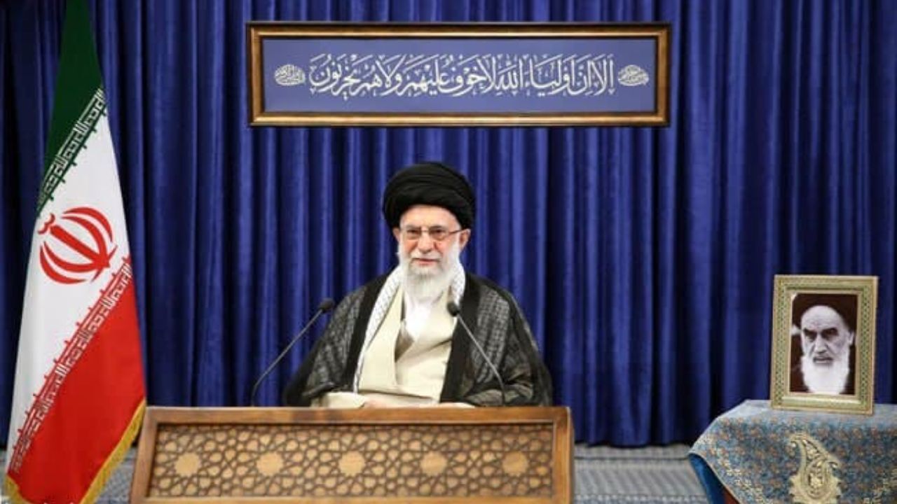 اگر رأی سفید دادن موجب تضعیف نظام اسلامی باشد، حرام است + عکس