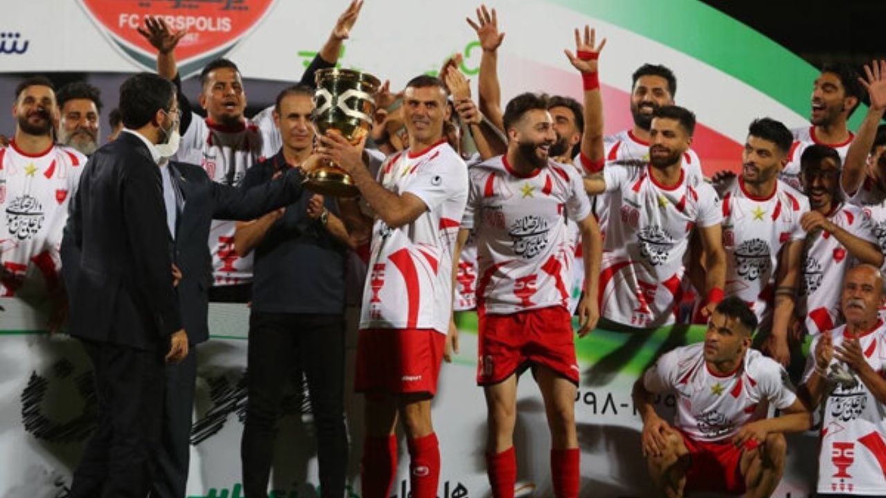 جام از دستان کاپیتان پرسپولیس جدا نمی‌شود