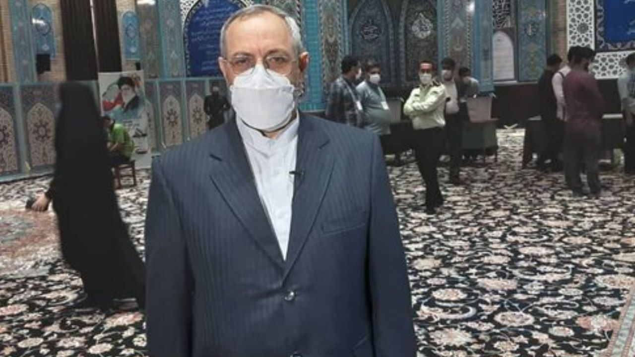 حضور فرمانده نیروی هوایی ارتش پای صندوق رای / نصیرزاده: انتخابات امسال مهمتر و تعیین‌کننده‌تر از دوره‌های گذشته است