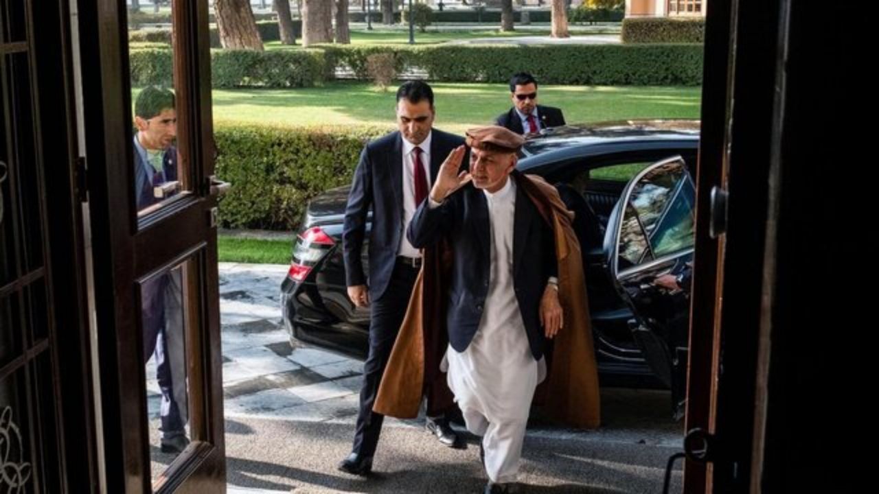 اشرف غنی در راس هیاتی بلندپایه رهسپار آمریکا شد