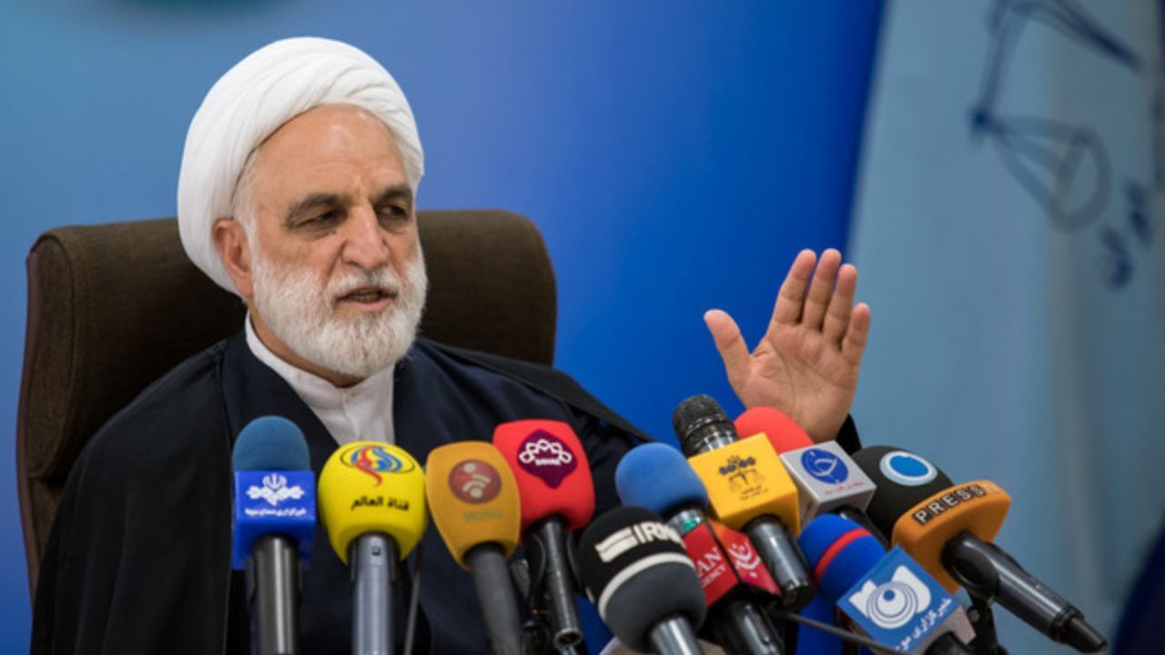 در قانون مشخص شده به بعضی از مجازات‌ها تخفیف داده شود