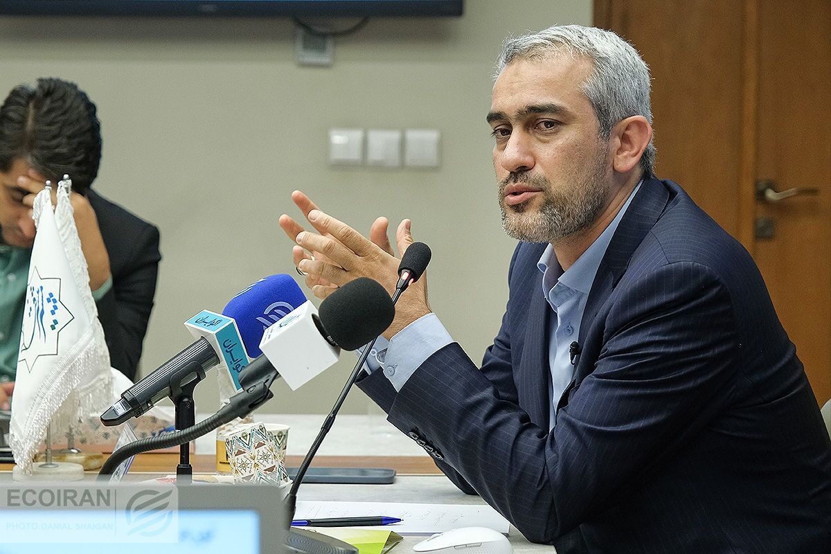 وزیر اقتصاد: با بازنگری در قانون بودجه ۱۴۰۴ به دنبال کاهش بخشی از هزینه‌های دولت هستیم