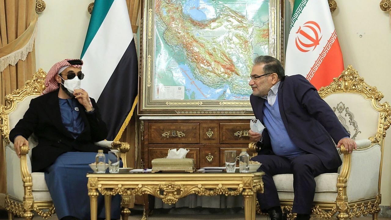 شمخانی: گفتگو و مفاهمه جایگزین رویکردهای نظامی برای رفع اختلافات شود/ ثبات و امنیت تنها در سایه همکاری کشورهای منطقه بر قرار می‌شود/ شیخ طحنون: توسعه روابط گرم با ایران در اولویتهای امارات است / ایران دارای موقعیت منحصر بفرد ژئو پولیتیکی  و شاهراه ارتباط 