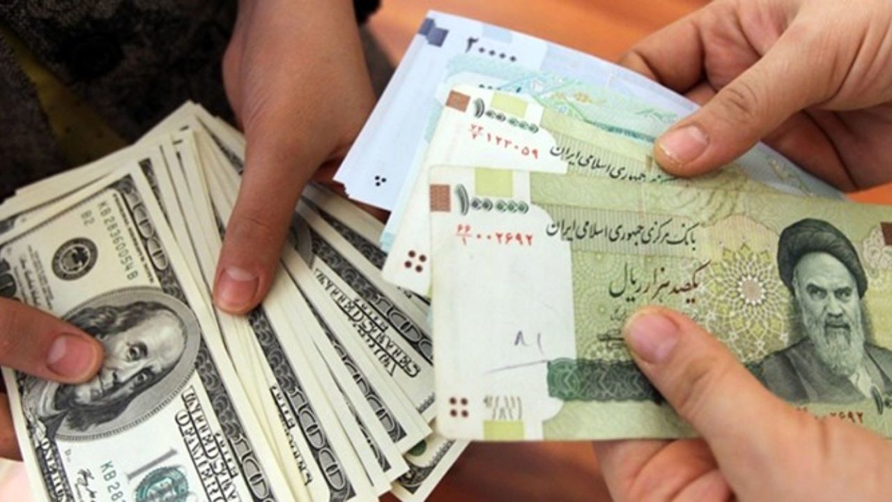 برای کنترل بازار ارز ، برخورد پلیسی هم لازم است