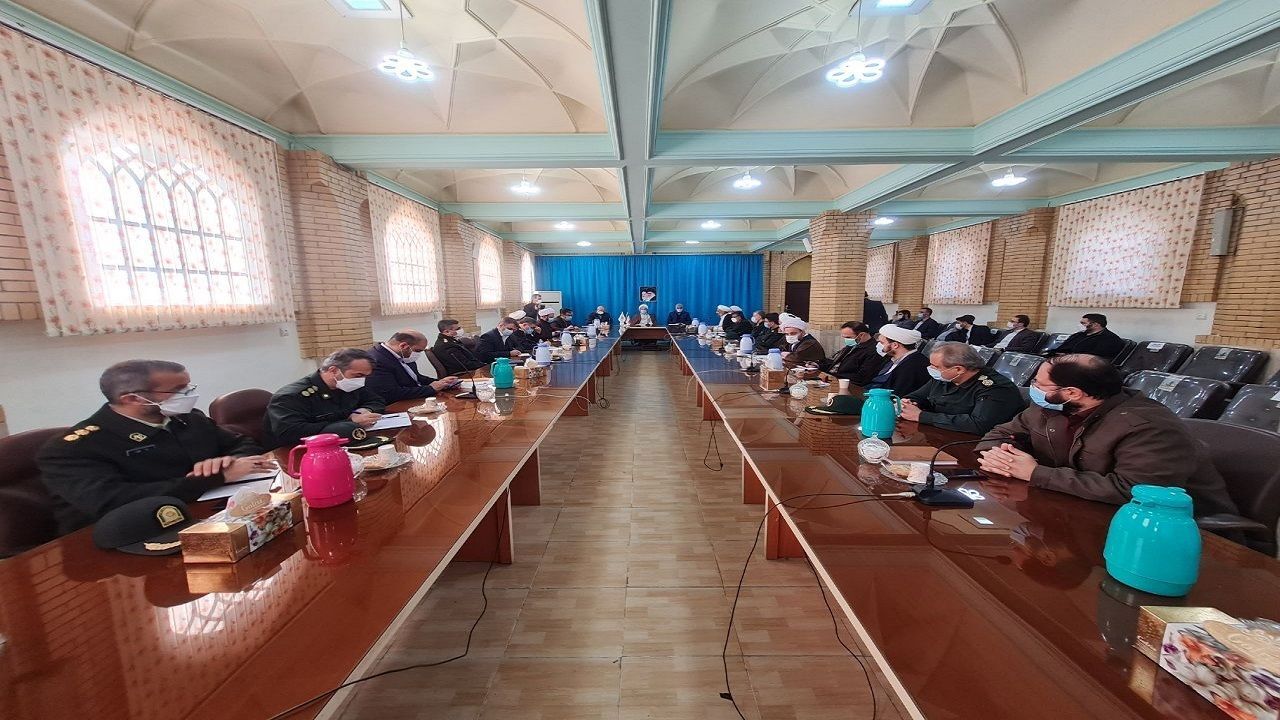 باید برای برگزاری کنگره ملی بزرگداشت میرزا کوچک در سال آینده برنامه ریزی شود