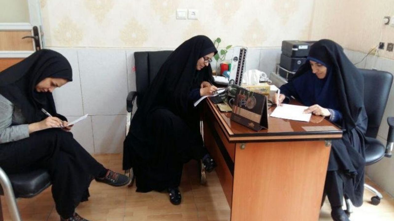 بانوان شاغل و سرپرست خانوار در همه‌گیری کرونا آسیب پذیرترند