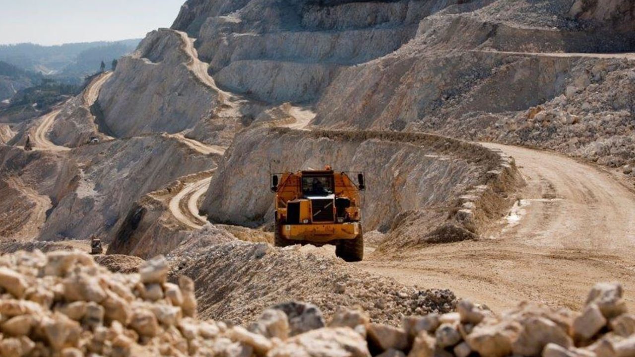 اعلام آمادگی طالبان برای جذب سرمایه‌گذاری خارجی در معادن لیتیوم افغانستان