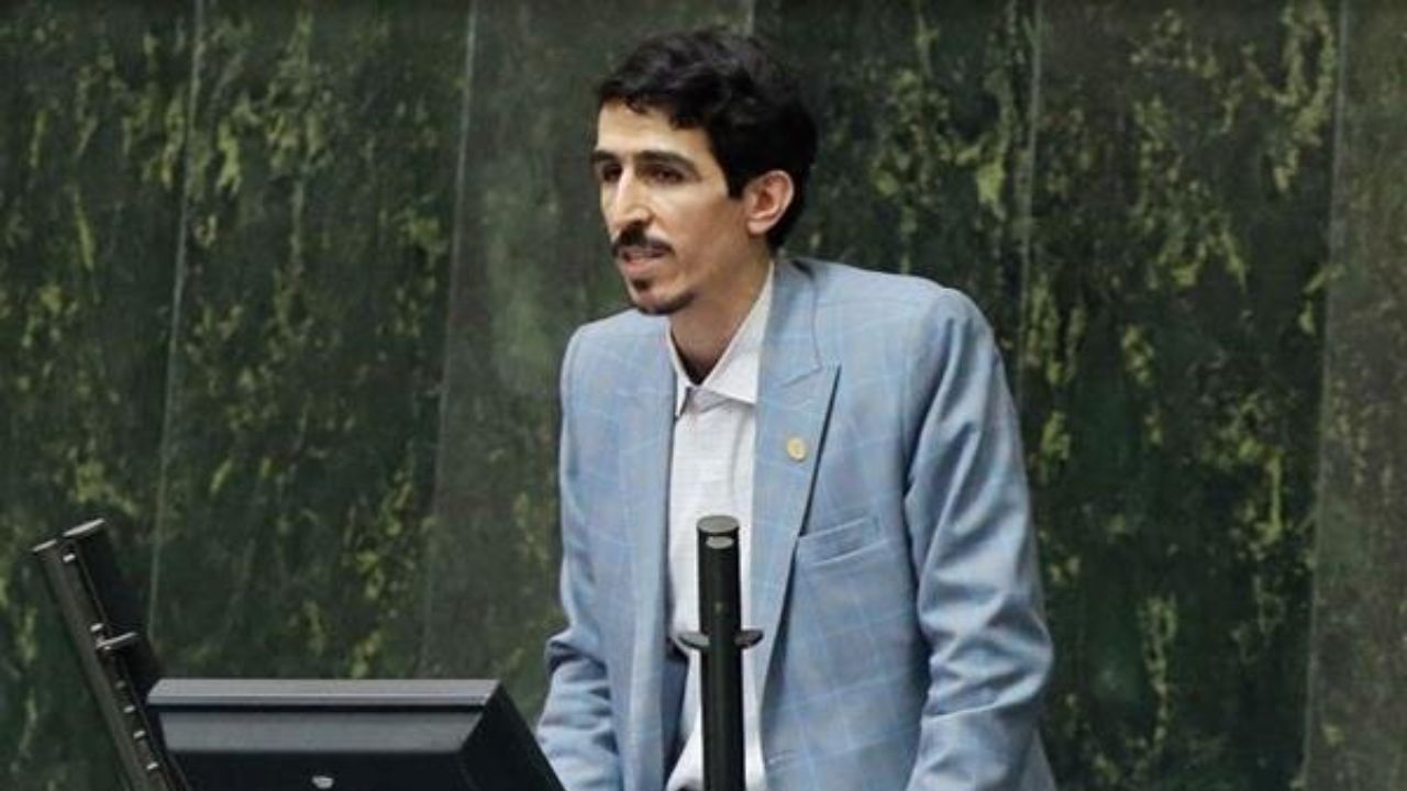 دولت در پیش‌بینی فروش نفت نسبت به سال قبل محتاطانه عمل کرده است/ دلار تک نرخی خواهد شد