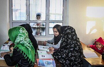 حادثه تلخ در بوکان؛ یک دانش‌آموز در حیاط مدرسه جان باخت
