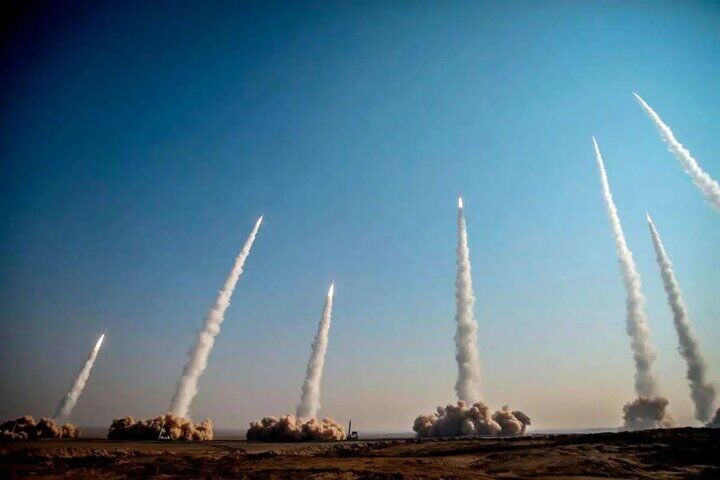 سپاه پاسداران: موج ۸۲ وعده صادق ۴ با موفقیت کامل و در پاسخ به حمله ای که به خرمشهر از آن مرکز انجام شده بود به اجرا درآمد